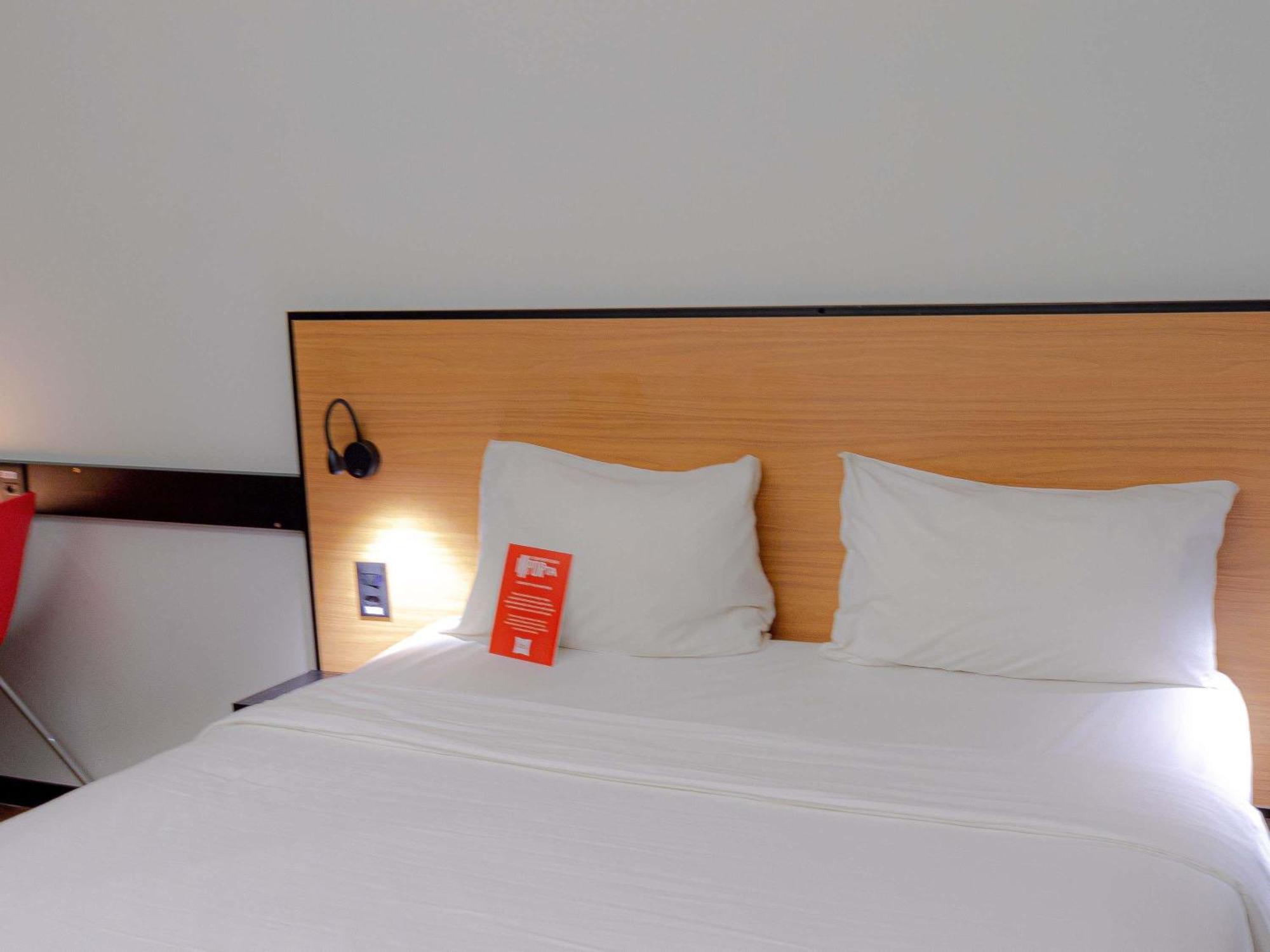 Ibis Santos Dumont